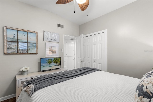 2105 Fosgate Dr, Winter Park, FL 32789 - bedroom with visible vents, wood finished floors, ceiling fan, and a closet