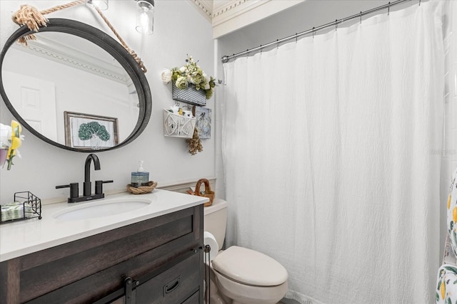2105 Fosgate Dr, Winter Park, FL 32789 - full bath with vanity and toilet