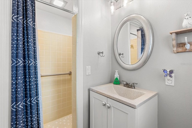 2105 Fosgate Dr, Winter Park, FL 32789 - bathroom with vanity and a stall shower