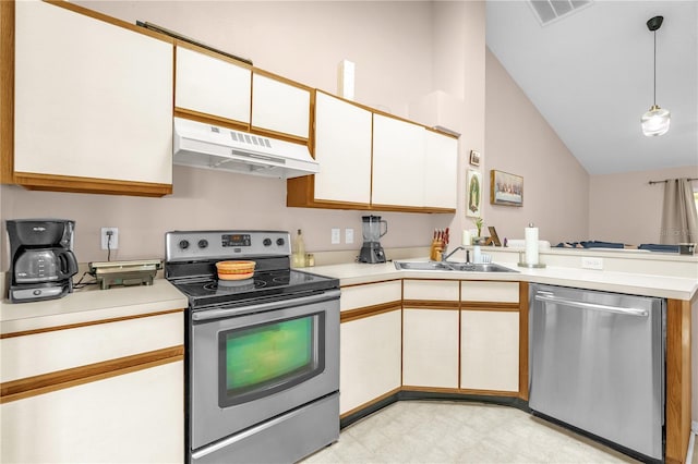 kitchen featuring visible vents, lofted ceiling, under cabinet range hood, a sink, and appliances with stainless steel finishes