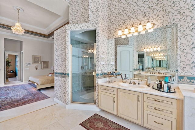 full bath featuring ensuite bathroom, a shower stall, a notable chandelier, ornamental molding, and wallpapered walls