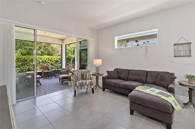 2423 Datura Loop, Saint Cloud, FL 34772 - view of tiled living room
