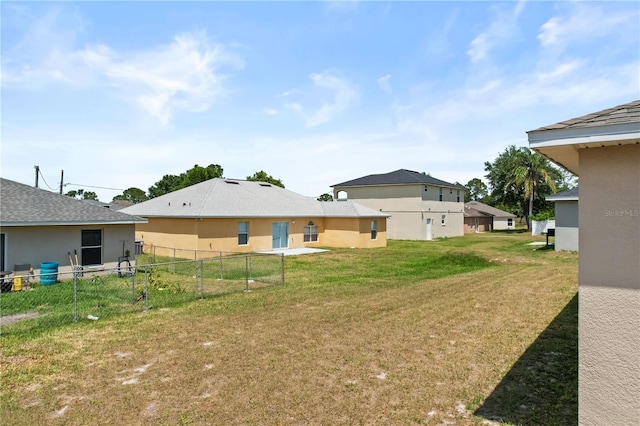 15 Sawfish Ln, Kissimmee, FL 34759 - view of yard featuring fence