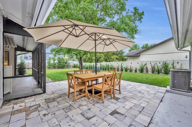 1218 Fairway Dr, Winter Park, FL 32792 - view of patio featuring outdoor dining area and cooling unit
