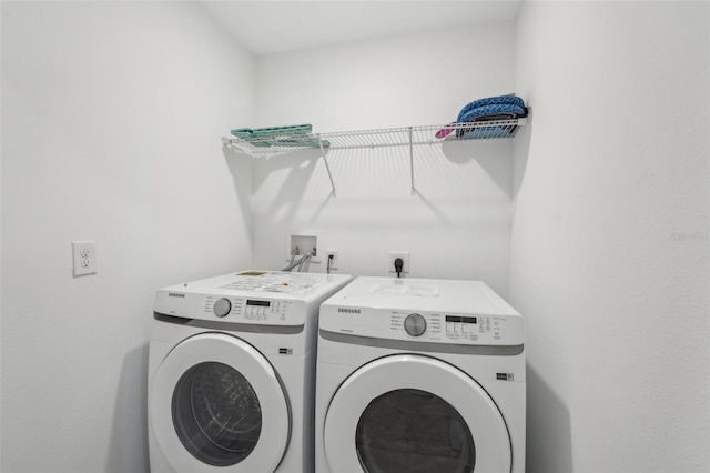 734 Longboat Dr, Davenport, FL 33896 - laundry area with independent washer and dryer