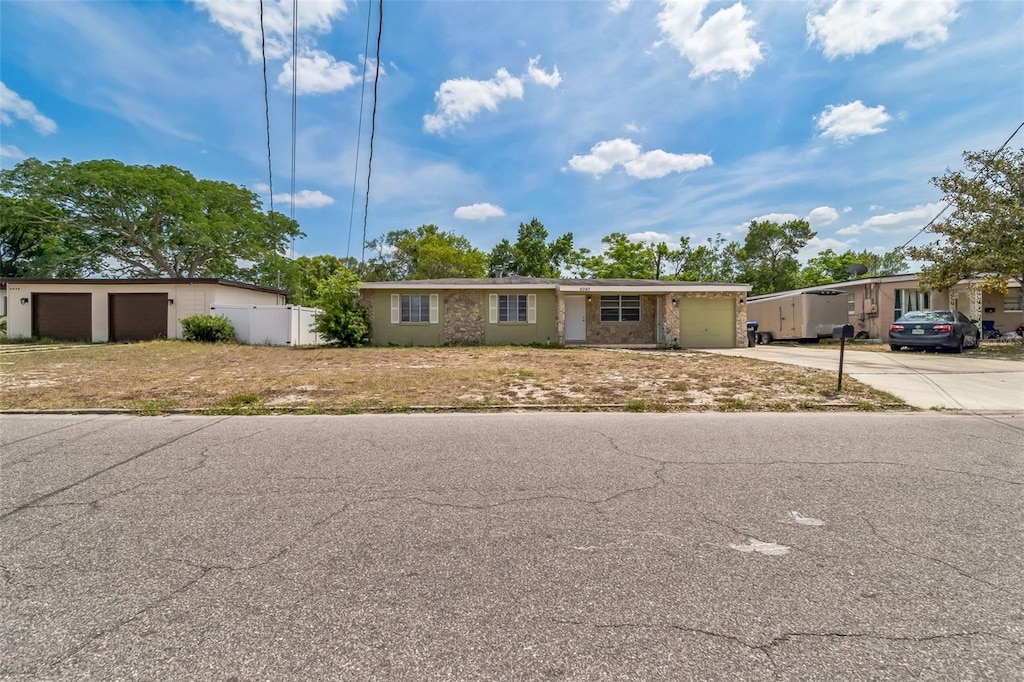 6042 Bolling Dr, Orlando, FL 32808 - photo 1