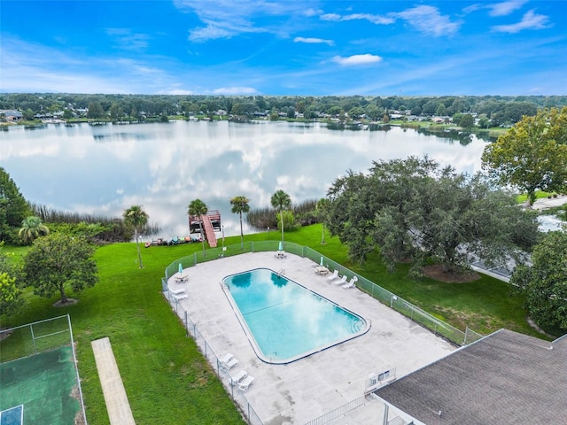 4332 Lake Underhill Rd Unit 12D10, Orlando, FL 32803 - pool featuring a lawn and a water view