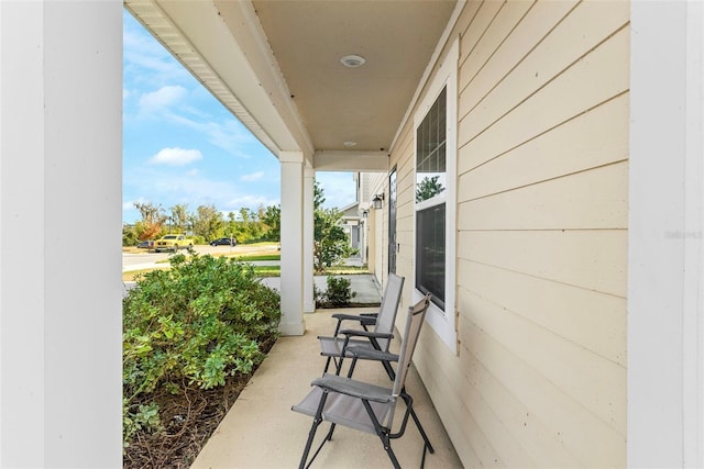 740 Simone Ct, Haines City, FL 33844 - view of patio with covered porch