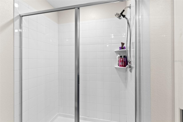 740 Simone Ct, Haines City, FL 33844 - bathroom featuring a stall shower