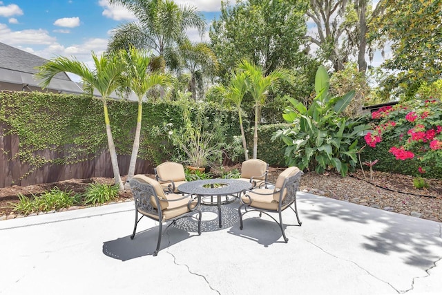 2525 Venetian Way, Winter Park, FL 32789 - view of patio / terrace with fence