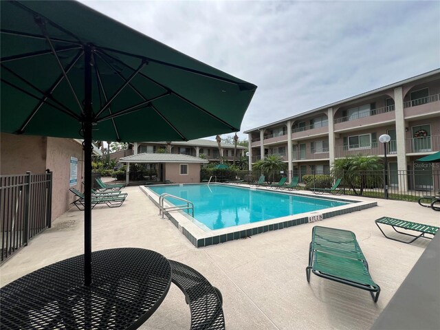 122 Water Front Way Unit 360, Altamonte Springs, FL 32701 - pool with fence and a patio