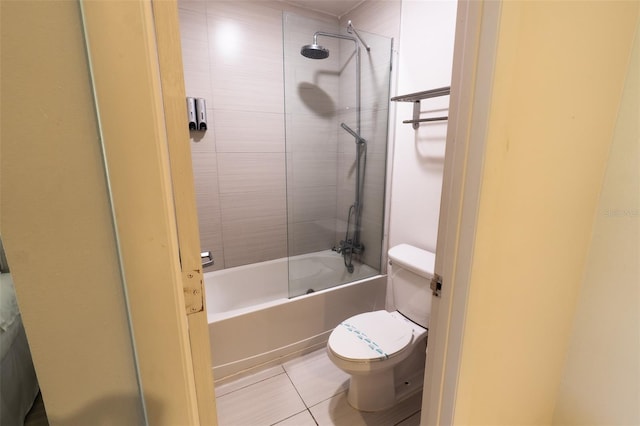 5245 W Irlo Bronson Memorial Hwy Unit 151, Kissimmee, FL 34746 - bathroom featuring tile patterned flooring, toilet, and washtub / shower combination