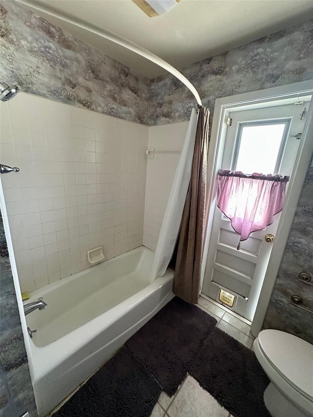 300 Broadview Ave, Altamonte Springs, FL 32701 - full bathroom with shower / tub combo, toilet, and tile patterned flooring
