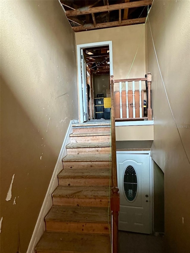 300 Broadview Ave, Altamonte Springs, FL 32701 - view of staircase