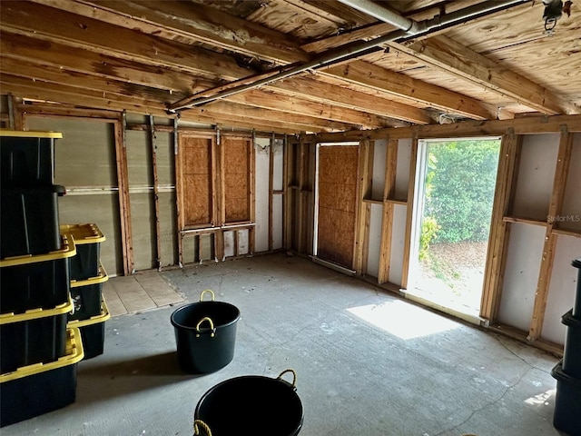 300 Broadview Ave, Altamonte Springs, FL 32701 - miscellaneous room featuring a garage