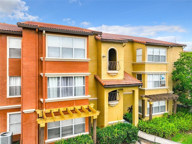 5164 Conroy Rd Unit 1526, Orlando, FL 32811 - view of building exterior featuring central AC