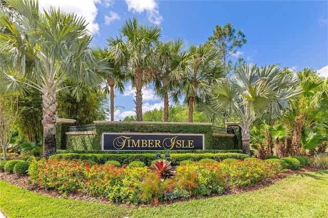 view of community / neighborhood sign