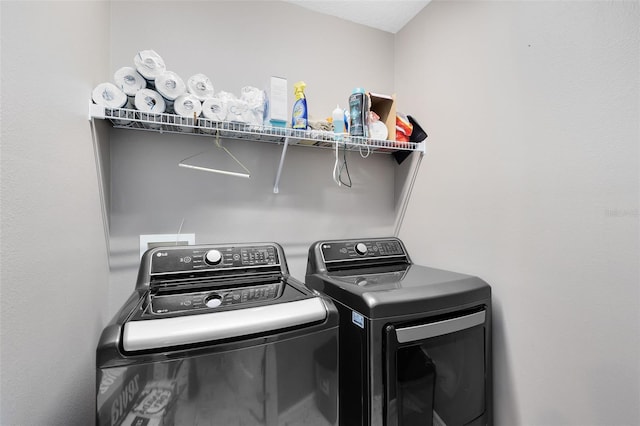 171 Mcleods Way, Winter Springs, FL 32708 - laundry area featuring separate washer and dryer