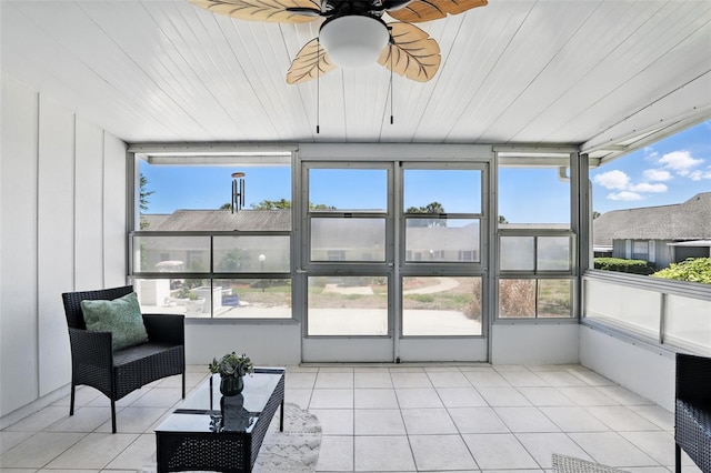 1136 Villa Ln Unit 96, Apopka, FL 32712 - sunroom with a ceiling fan