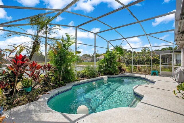 4219 Lillian Hall Ln, Orlando, FL 32812 - pool featuring a patio