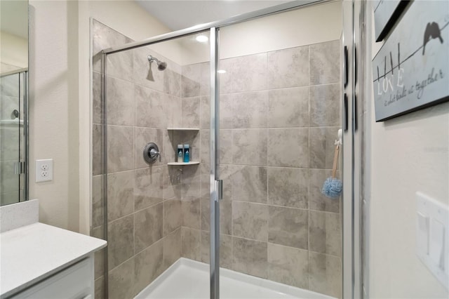 5347 Travertine St, Mount Dora, FL 32757 - full bath featuring a shower stall and vanity
