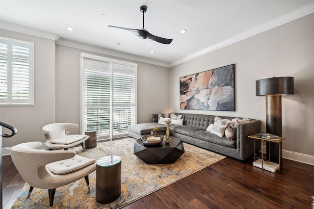 living area with ceiling fan, wood finished floors, baseboards, ornamental molding, and recessed lighting