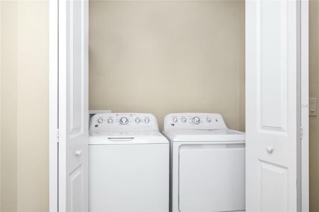 2919 Verse St, Kissimmee, FL 34746 - laundry room with laundry area and independent washer and dryer