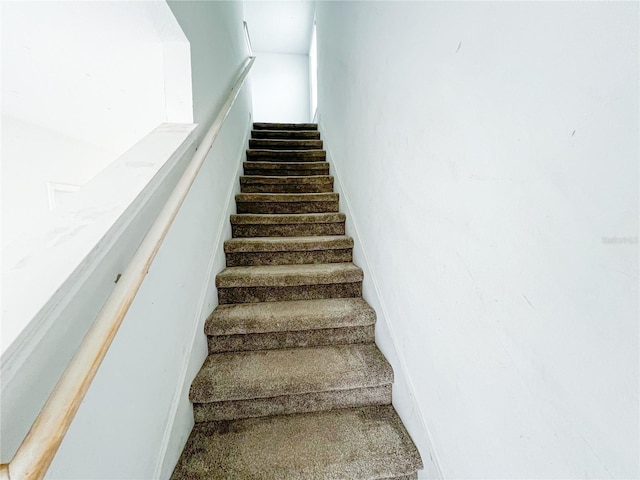 547 Jett Ln, Davenport, FL 33837 - view of stairs