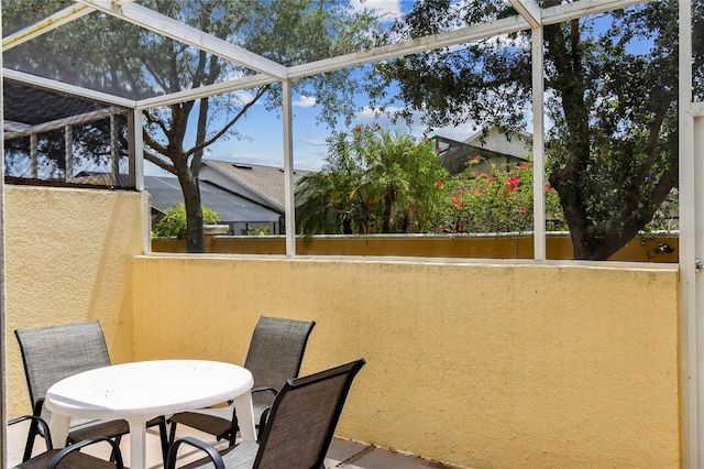 1180 S Beach Cir, Kissimmee, FL 34746 - balcony with a patio area