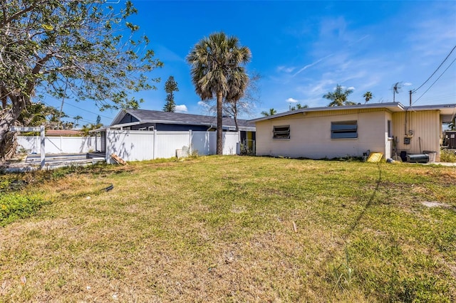 15406 2nd St E, Madeira Beach, FL 33708 - view of yard with fence