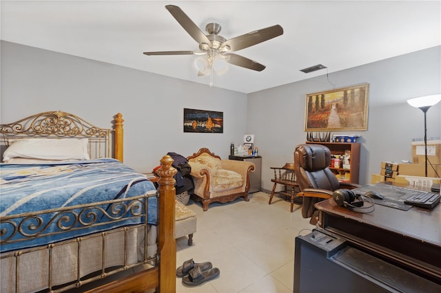114 Shaddock Dr, Auburndale, FL 33823 - bedroom with a ceiling fan and visible vents