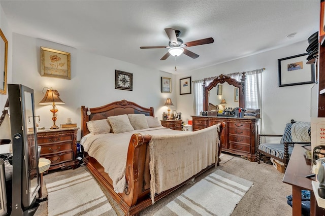 822 Sheen Cir, Haines City, FL 33844 - bedroom with light carpet and a ceiling fan