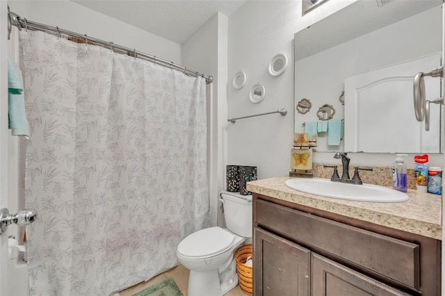 822 Sheen Cir, Haines City, FL 33844 - full bath featuring vanity, a shower with shower curtain, tile patterned flooring, and toilet