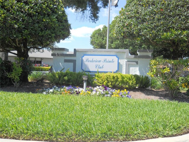 view of community / neighborhood sign