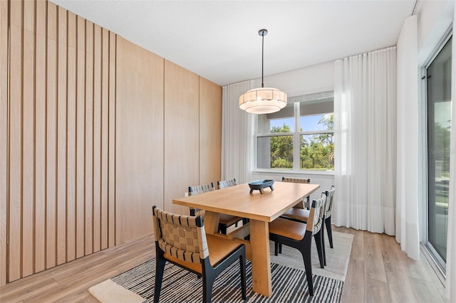 8105 Fenton St, Orlando, FL 32836 - dining room with light wood finished floors