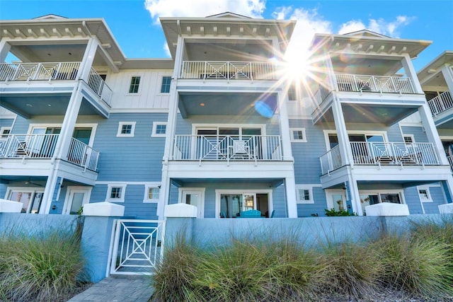 7 Marden Dr, Ormond Beach, FL 32176 - view of apartment building / complex with fence