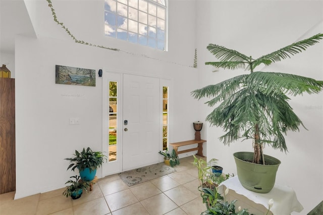 2658 Palmetto Ridge Cir, Apopka, FL 32712 - entrance foyer featuring tile patterned flooring and a towering ceiling