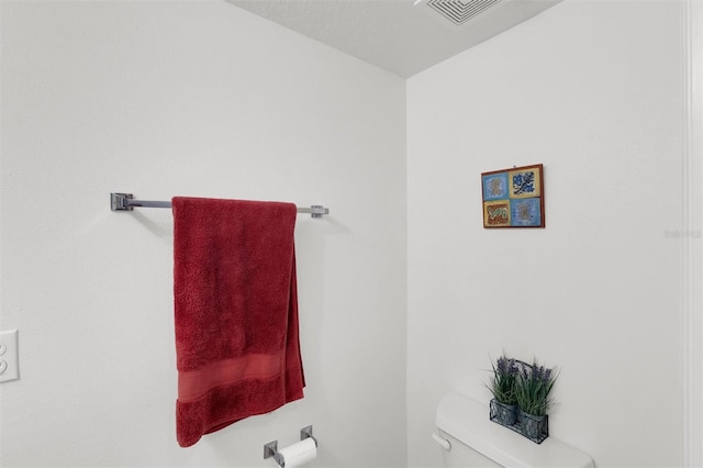 2658 Palmetto Ridge Cir, Apopka, FL 32712 - bathroom featuring toilet