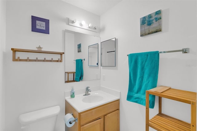 2658 Palmetto Ridge Cir, Apopka, FL 32712 - half bath with toilet and vanity