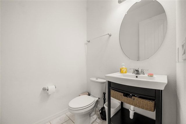 9567 Meadow Hunt Way, Winter Garden, FL 34787 - bathroom with tile patterned floors, baseboards, vanity, and toilet