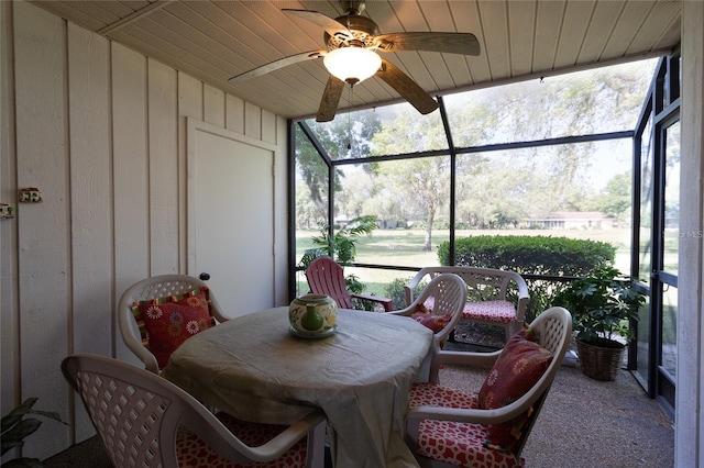 9 Buck Cir Unit 9, Haines City, FL 33844 - sunroom with a healthy amount of sunlight and a ceiling fan