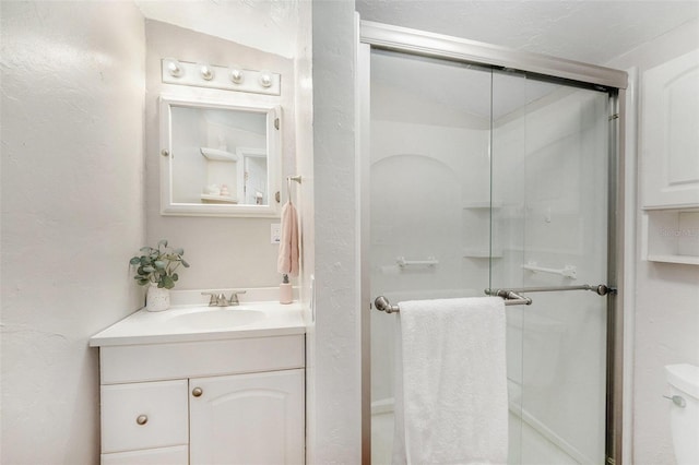 6801 16th St N, Saint Petersburg, FL 33702 - full bathroom with vanity, vaulted ceiling, toilet, and a shower stall