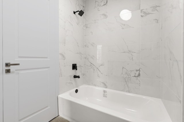 2014 10th St NW, Winter Haven, FL 33881 - bathroom with shower / tub combination