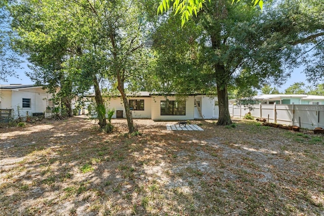 2014 10th St NW, Winter Haven, FL 33881 - back of property featuring fence