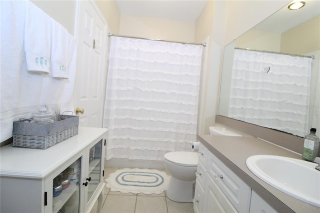 280 Celebration Blvd Unit 208, Kissimmee, FL 34747 - full bath featuring vanity, tile patterned flooring, and a shower with curtain