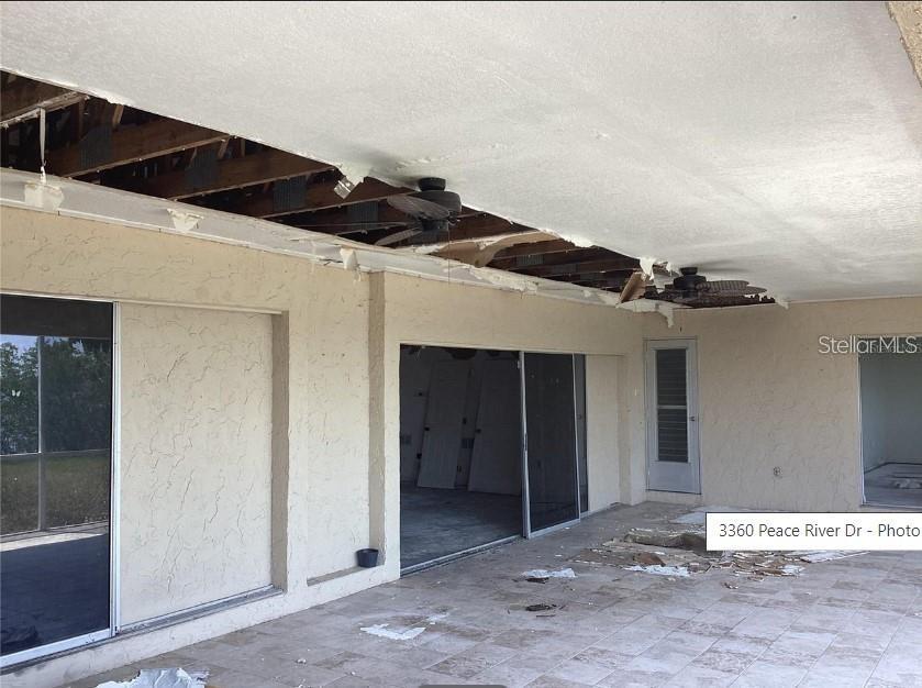 3360 Peace River Dr, Punta Gorda, FL 33983 - exterior space featuring a ceiling fan