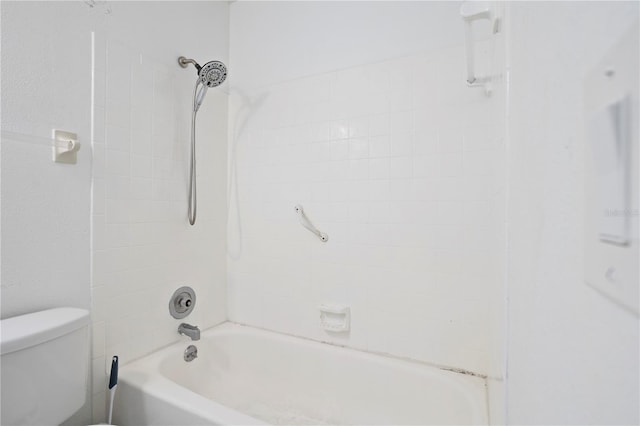 611 Casa Park A Ct, Winter Springs, FL 32708 - bathroom featuring toilet and shower / bathtub combination