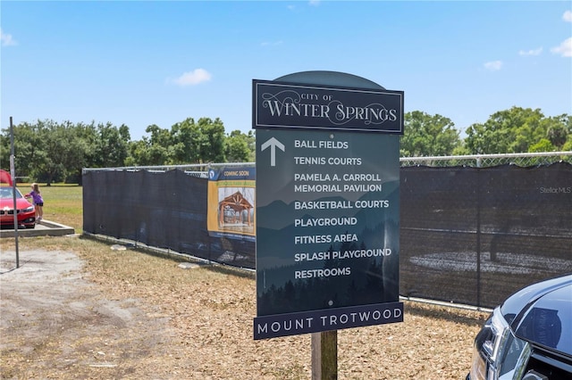 611 Casa Park A Ct, Winter Springs, FL 32708 - details featuring fence