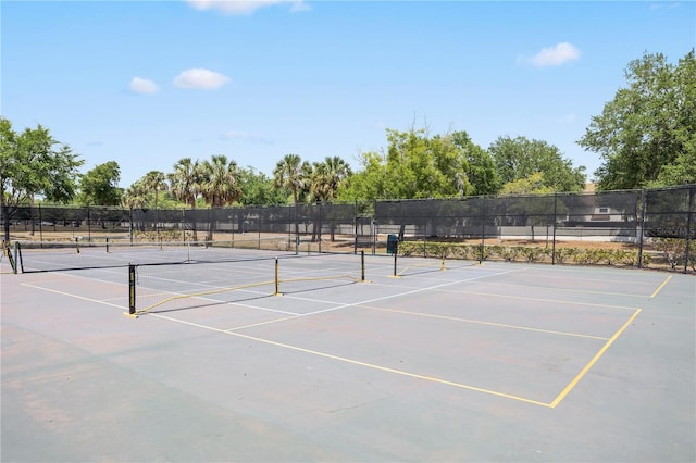 611 Casa Park A Ct, Winter Springs, FL 32708 - view of tennis court with fence and community basketball court