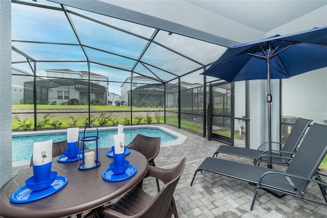 1820 Summer Dr, Davenport, FL 33897 - outdoor pool featuring a patio and a lanai